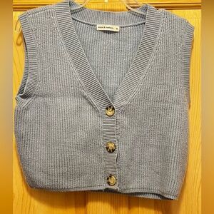 Moon & Madison sweater vest—Size M